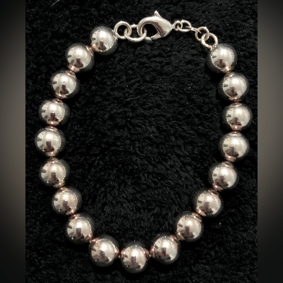 New, in box, 8” bracelet - Picture 1 of 2